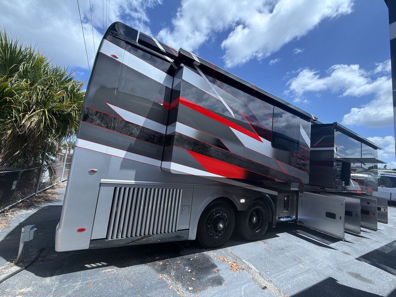 2023 Realm FS605 LV3 by Foretravel from Blue Compass RV Orlando in Casselberry, Florida
