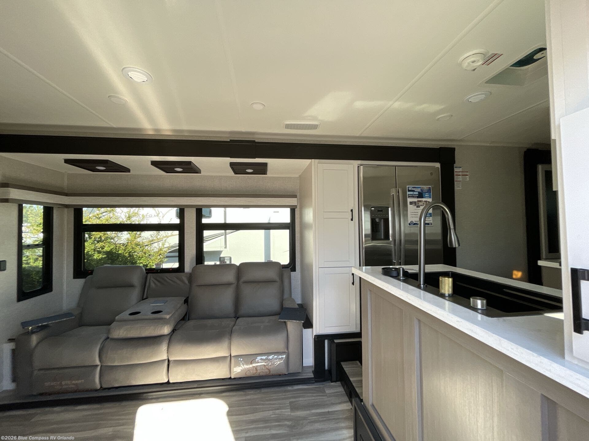 New 2025 Jayco Seismic Luxury Series 4113 available in Casselberry, Florida