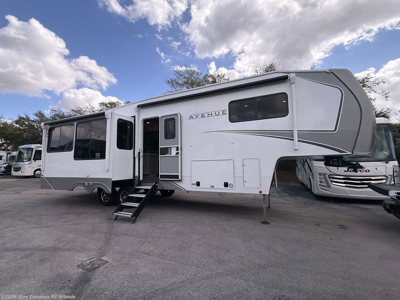 New 2026 Alliance RV Avenue 32RLS available in Casselberry, Florida