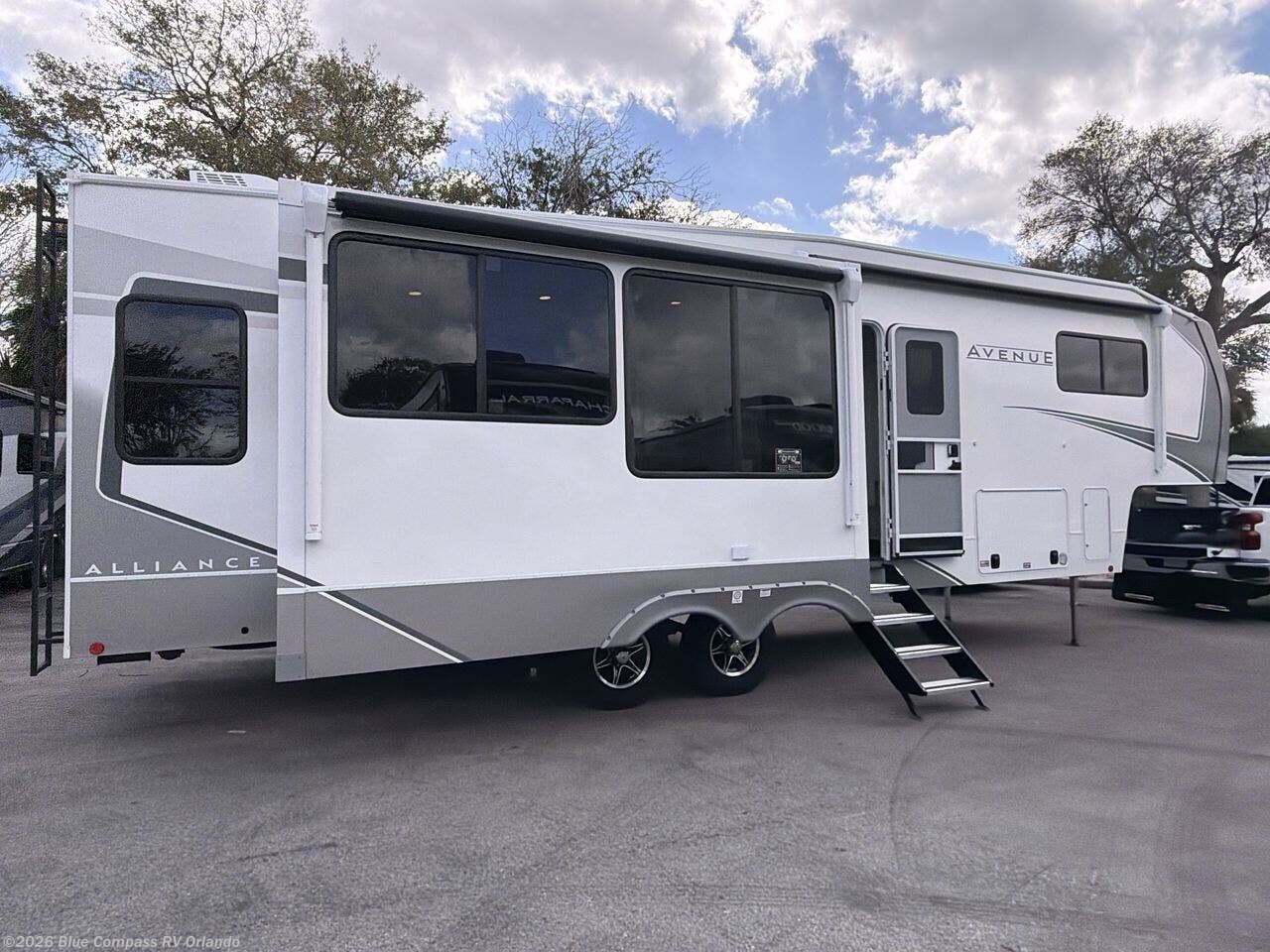 2026 Avenue 32RLS by Alliance RV from Blue Compass RV Orlando in Casselberry, Florida