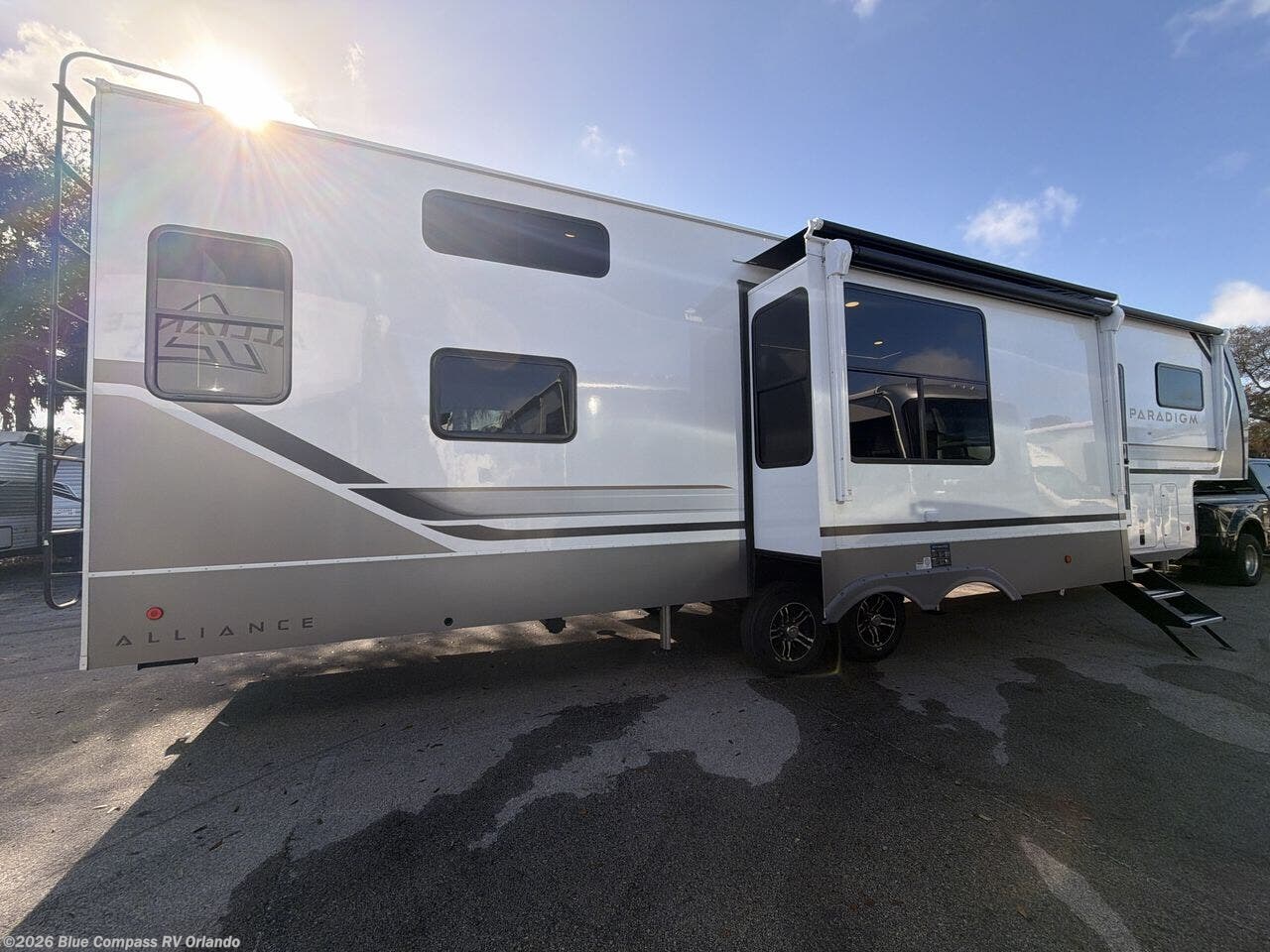 2026 Paradigm 395DS by Alliance RV from Blue Compass RV Orlando in Casselberry, Florida