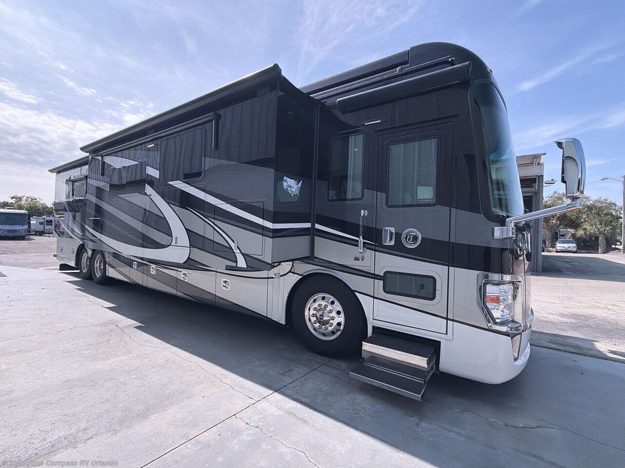 2017 Zephyr 45 OZ by Tiffin from Blue Compass RV Orlando in Casselberry, Florida