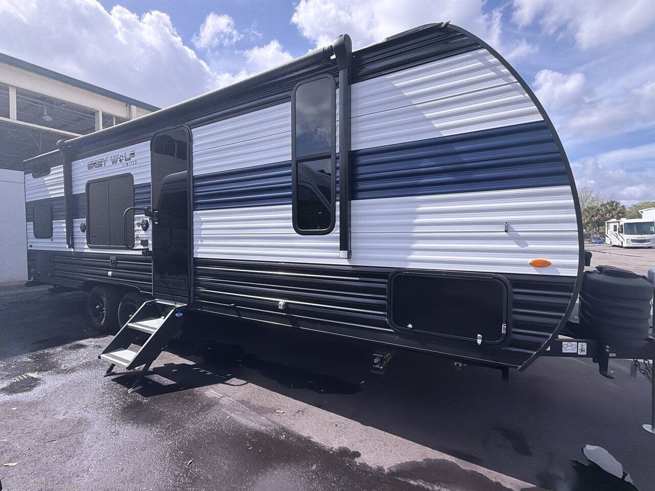 Used 2024 Forest River Cherokee Grey Wolf 26DJSE available in Casselberry, Florida