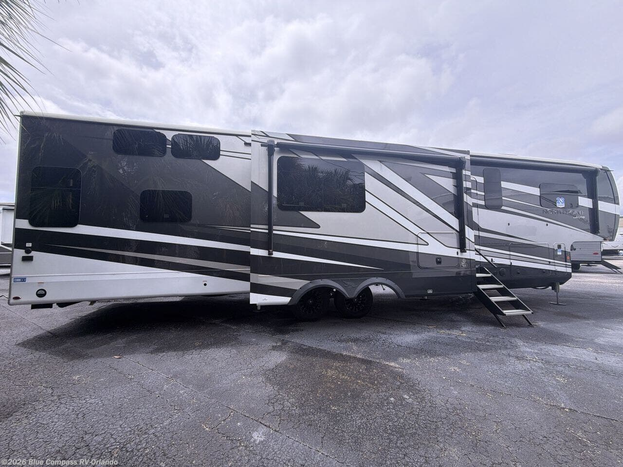 2026 North Point 395DSDB by Jayco from Blue Compass RV Orlando in Casselberry, Florida