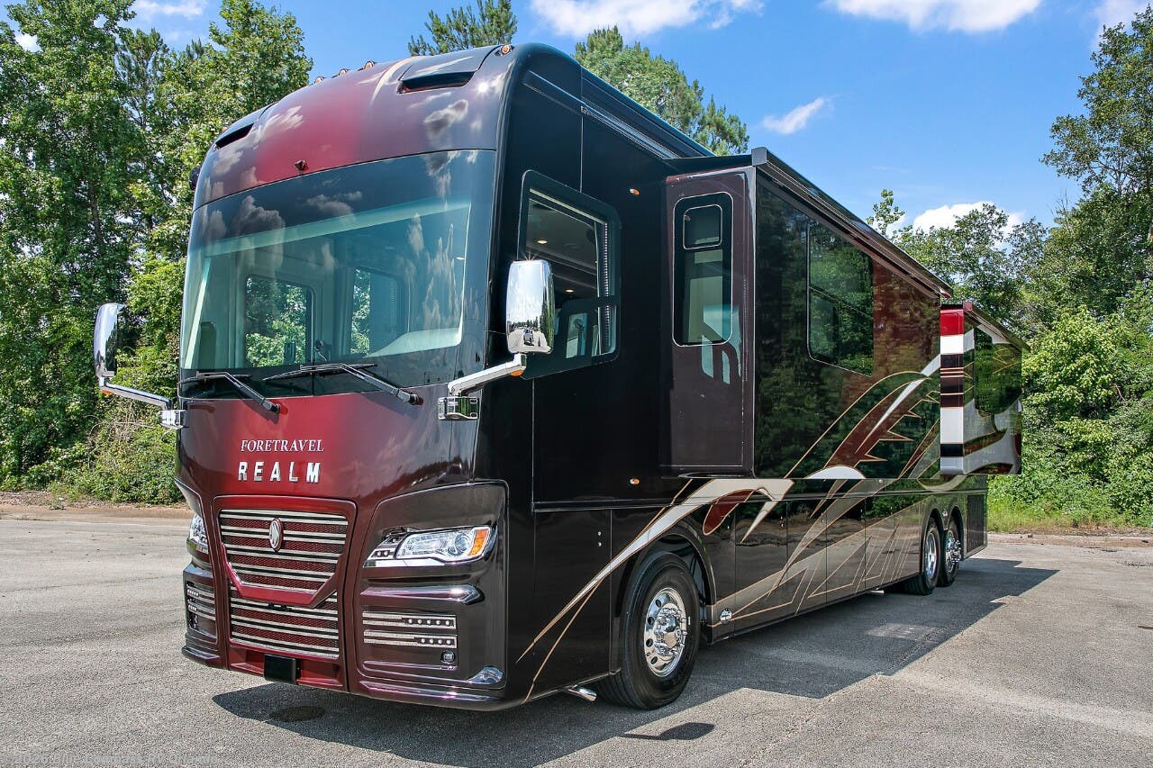 2027 Realm FS605 LV2 by Foretravel from Blue Compass RV Orlando in Casselberry, Florida