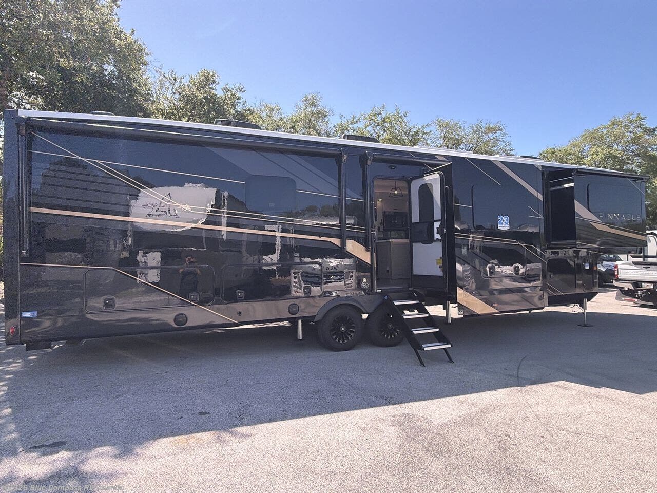 2026 Pinnacle 39FLOK by Jayco from Blue Compass RV Orlando in Casselberry, Florida