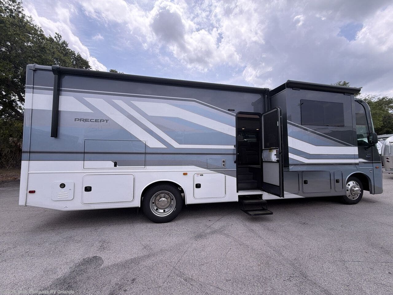 2027 Precept 31UL by Jayco from Blue Compass RV Orlando in Casselberry, Florida