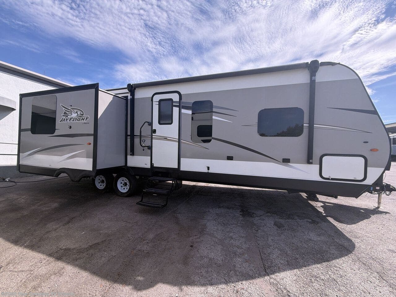 Used 2017 Jayco Jay Flight 29RLDS available in Casselberry, Florida