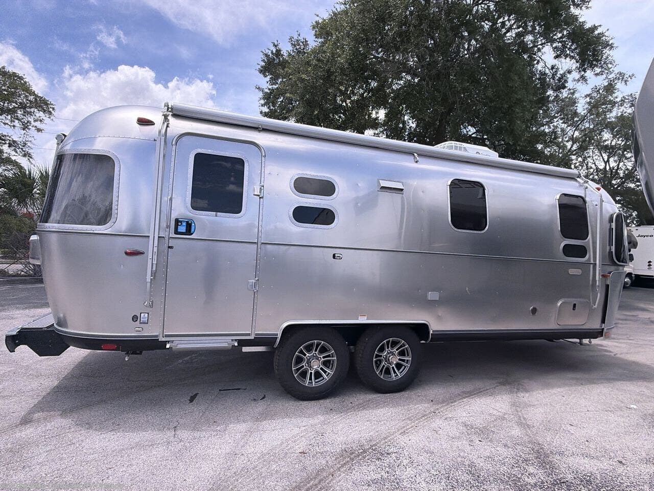 New 2026 Airstream Trade Wind 25FB Twin available in Casselberry, Florida