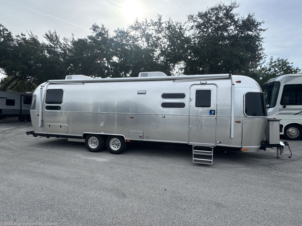 New 2026 Airstream Globetrotter 30RBT available in Casselberry, Florida