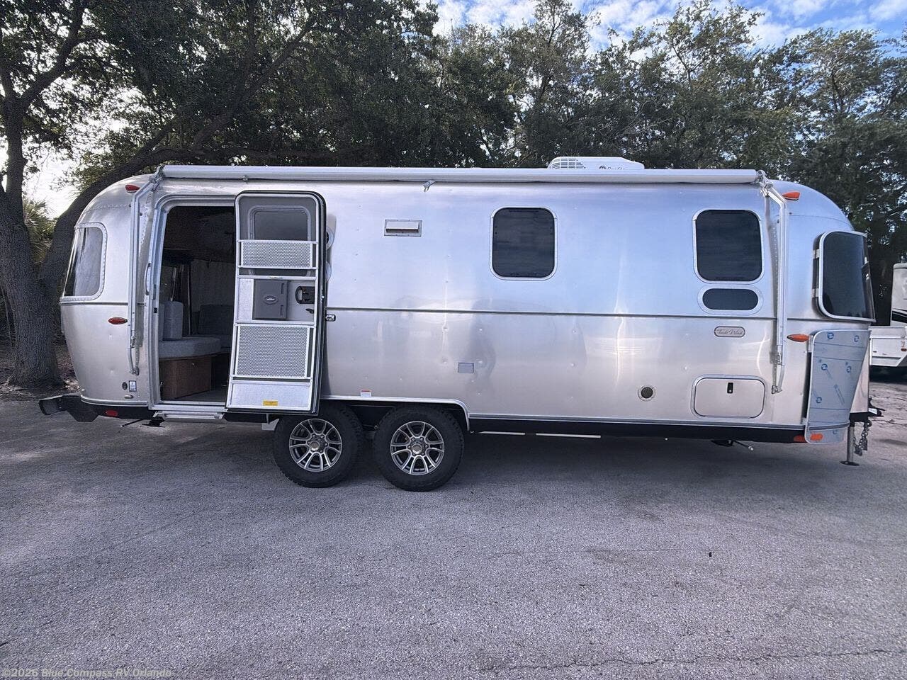 New 2026 Airstream Trade Wind 25FB Twin available in Casselberry, Florida