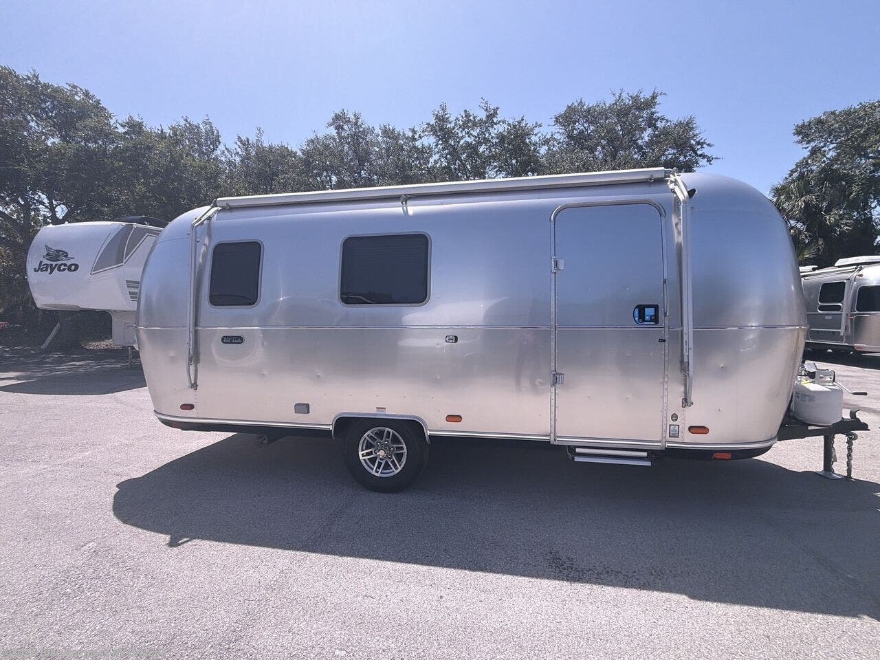 2027 World Traveler 22RB by Airstream from Blue Compass RV Orlando in Casselberry, Florida