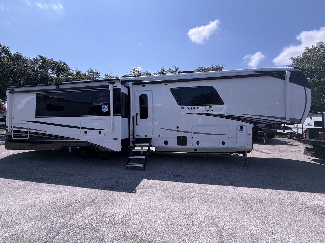 New 2027 Jayco Pinnacle 38FBRK available in Casselberry, Florida