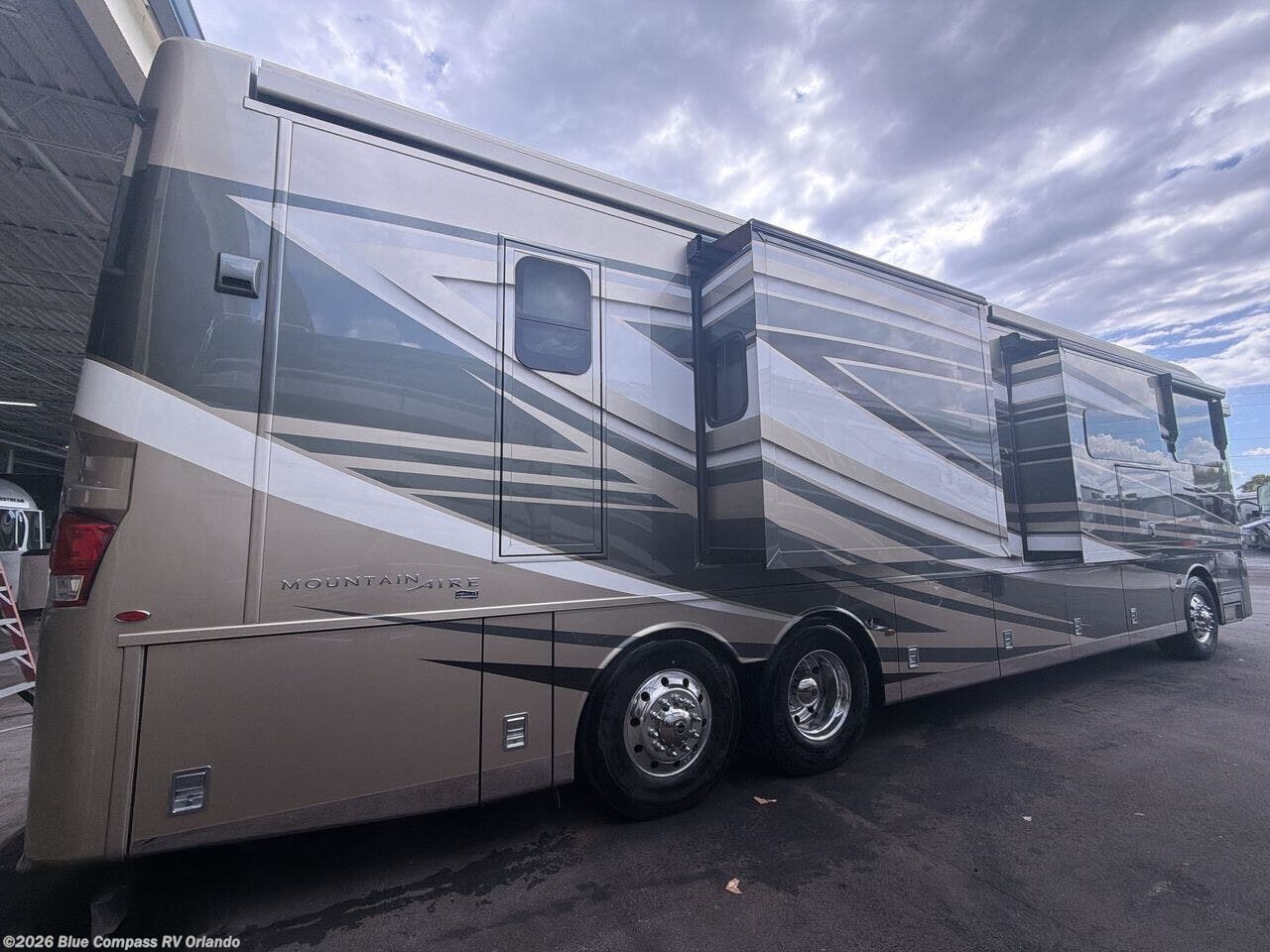 2023 Mountain Aire 4118 by Newmar from Blue Compass RV Orlando in Casselberry, Florida