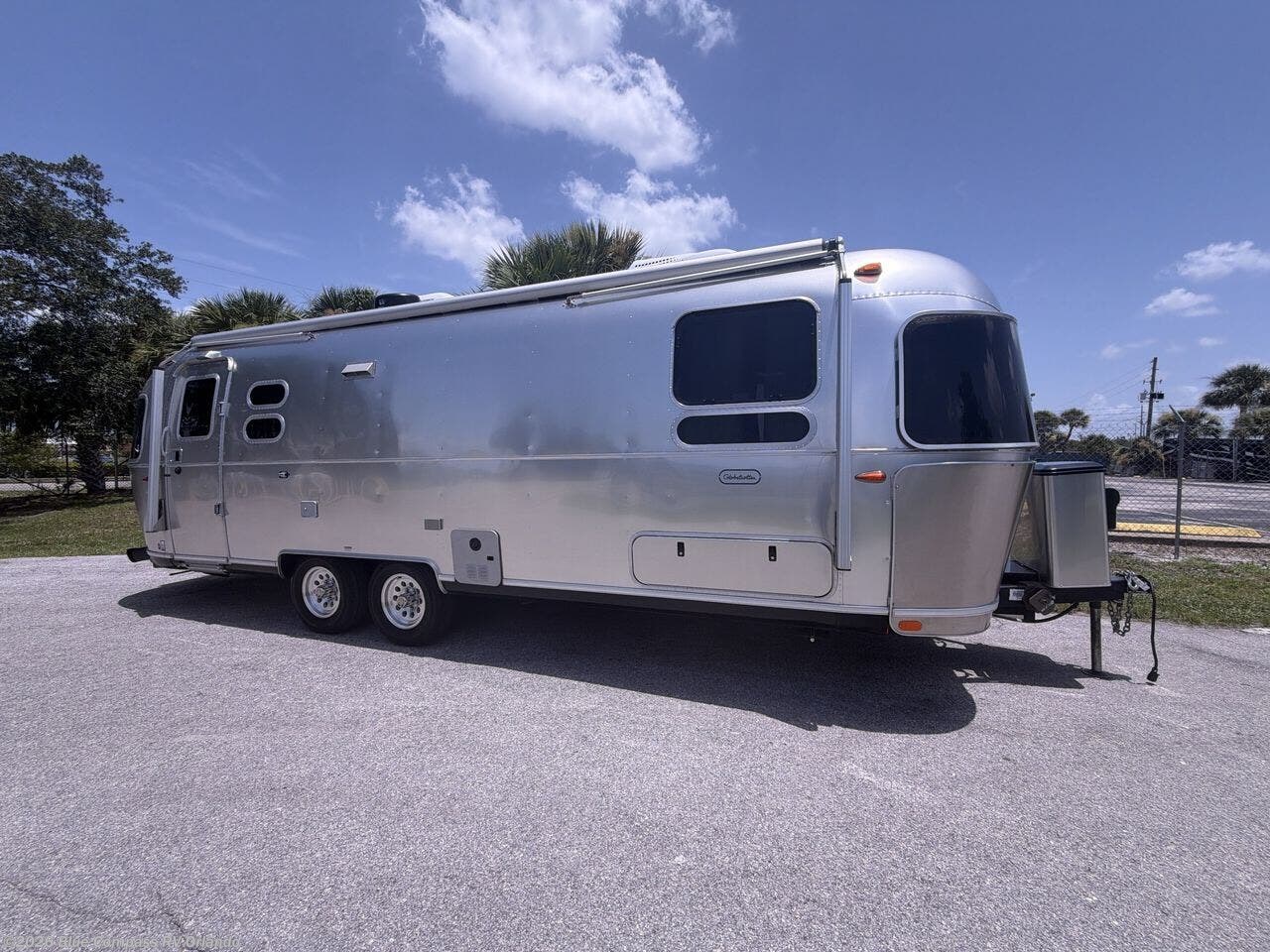 Used 2022 Airstream Globetrotter 27FB Twin available in Casselberry, Florida