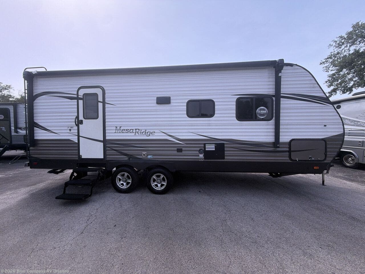 Used 2019 Highland Ridge Mesa Ridge Conventional 21RBS available in Casselberry, Florida