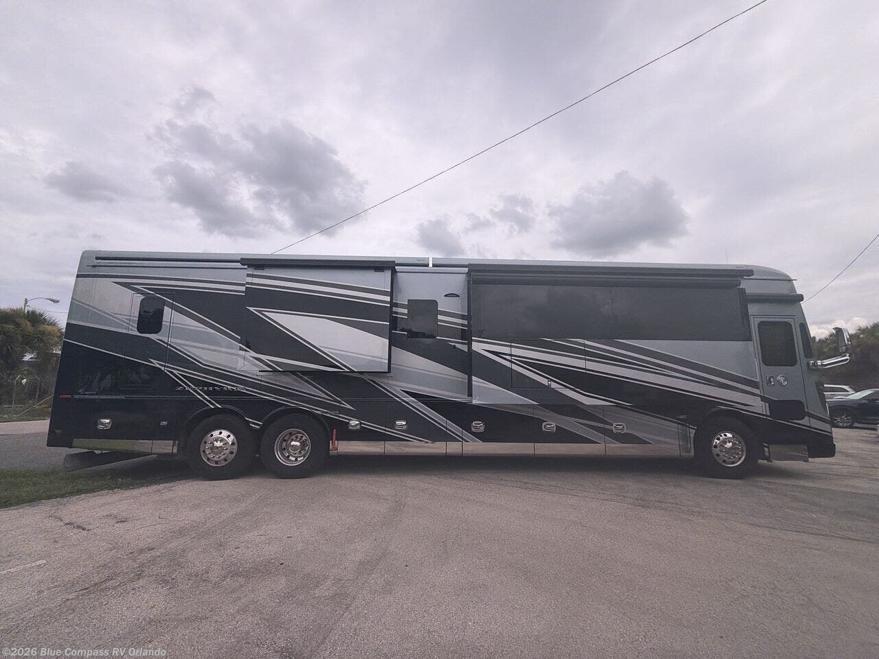 2025 Zephyr 45 FZ by Tiffin from Blue Compass RV Orlando in Casselberry, Florida