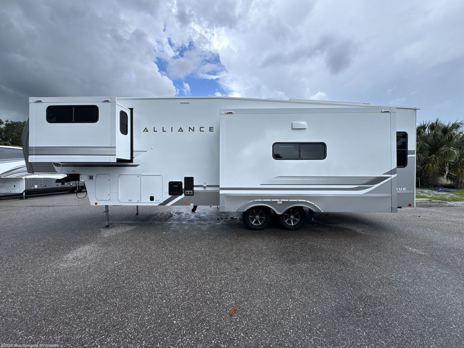 2027 Avenue 32RLS by Alliance RV from Blue Compass RV Orlando in Casselberry, Florida