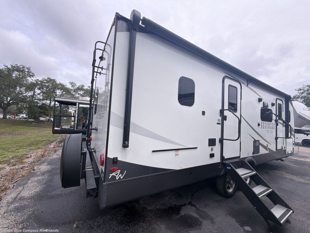 2024 Rockwood Ultra Lite 2616BH by Forest River from Blue Compass RV Orlando in Casselberry, Florida