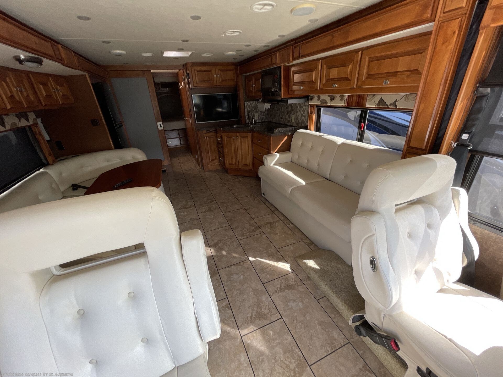 2015 Allegro Breeze 32BR by Tiffin from Blue Compass RV St. Augustine in St. Augustine, Florida