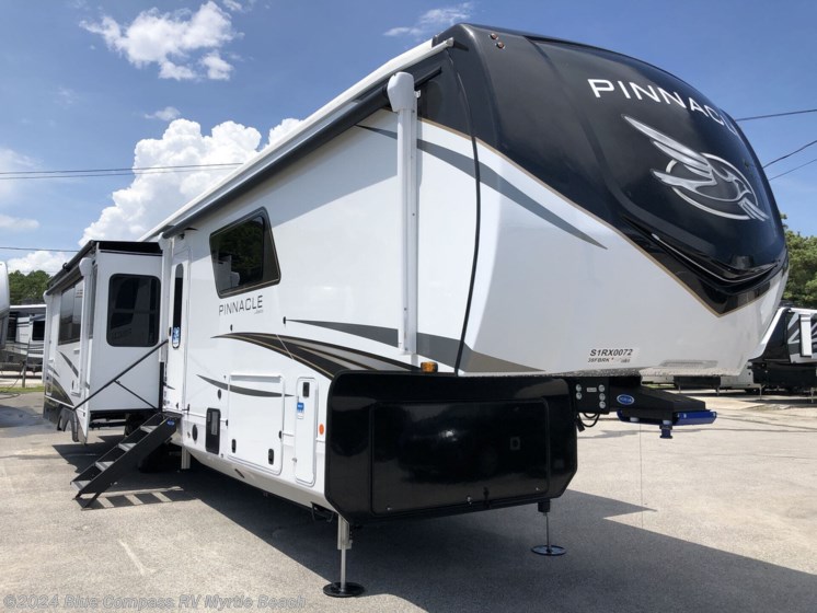 New 2025 Jayco Pinnacle 38FBRK available in Myrtle Beach, South Carolina