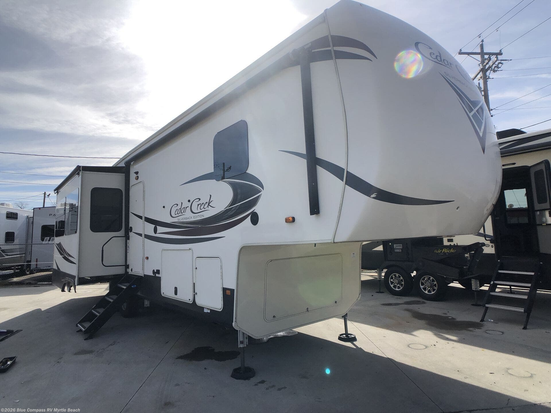 2020 Cedar Creek Silverback Cedar Creek  31ik by Forest River from Blue Compass RV Myrtle Beach in Myrtle Beach, South Carolina