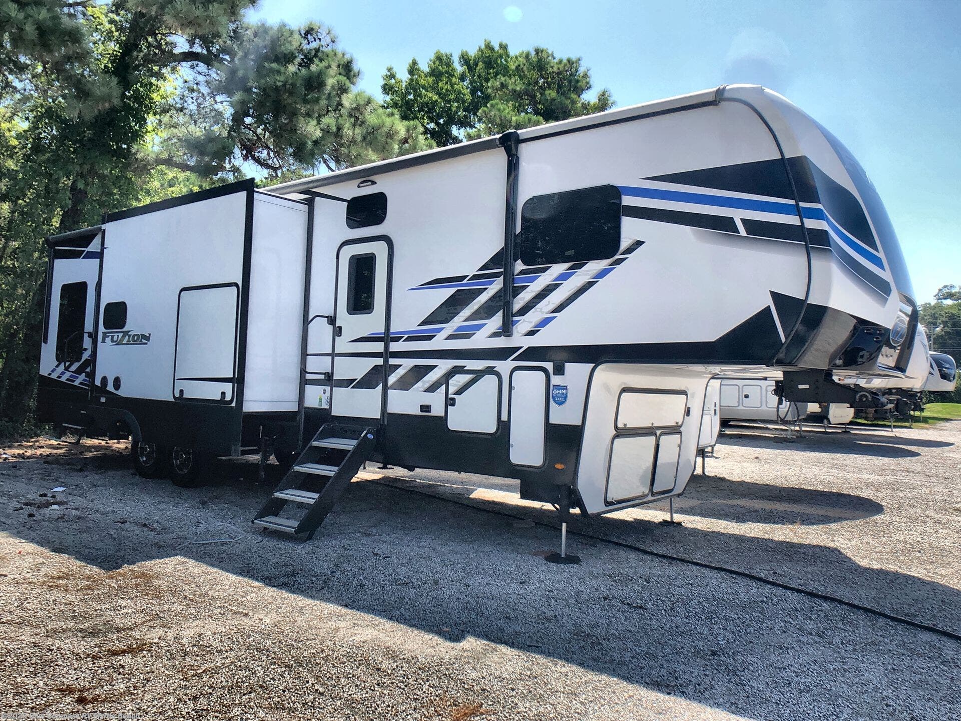 2022 Fuzion 379 by Keystone from Blue Compass RV Myrtle Beach in Myrtle Beach, South Carolina