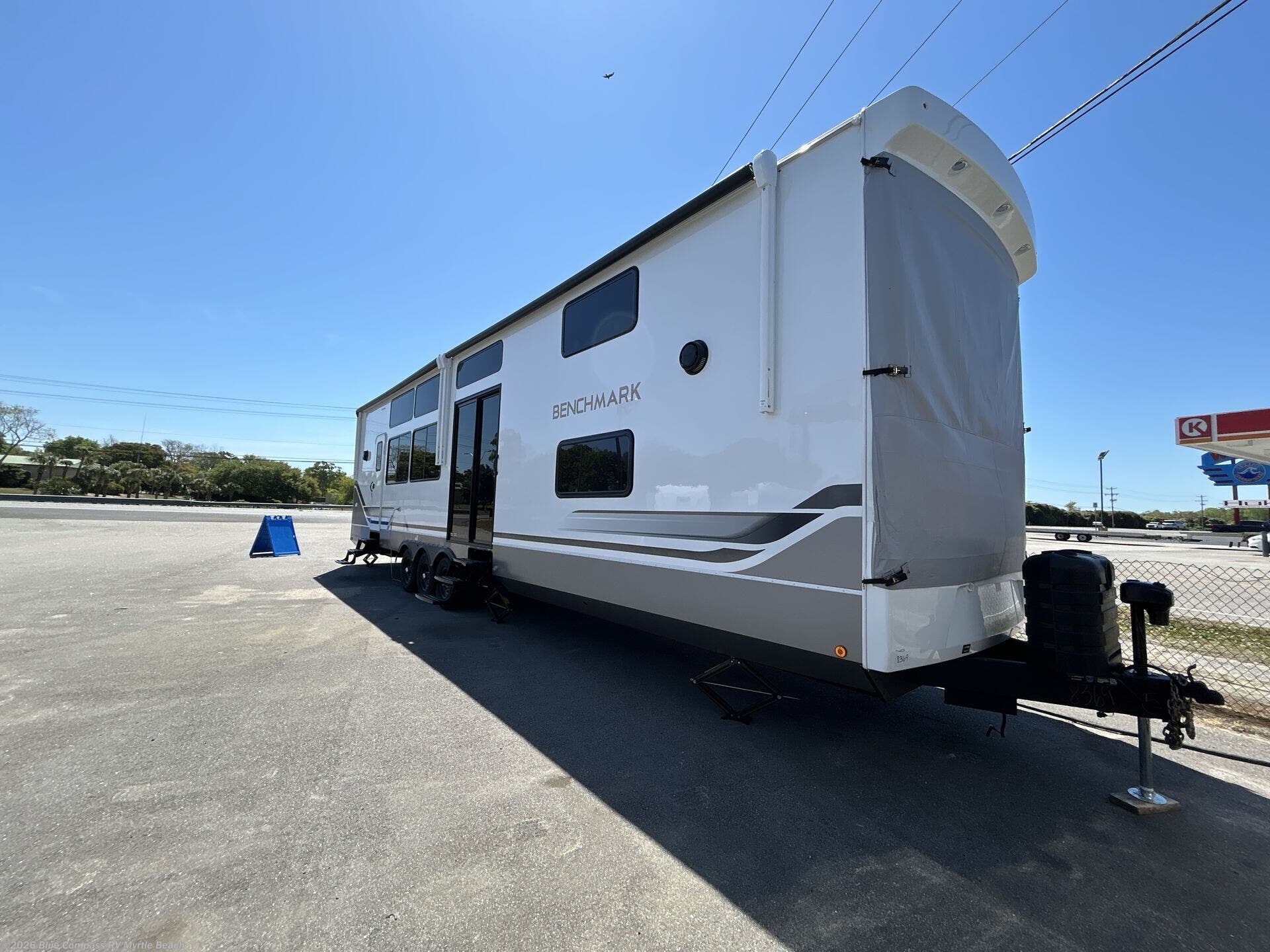 2026 Benchmark 44LFT by Alliance RV from Blue Compass RV Myrtle Beach in Myrtle Beach, South Carolina