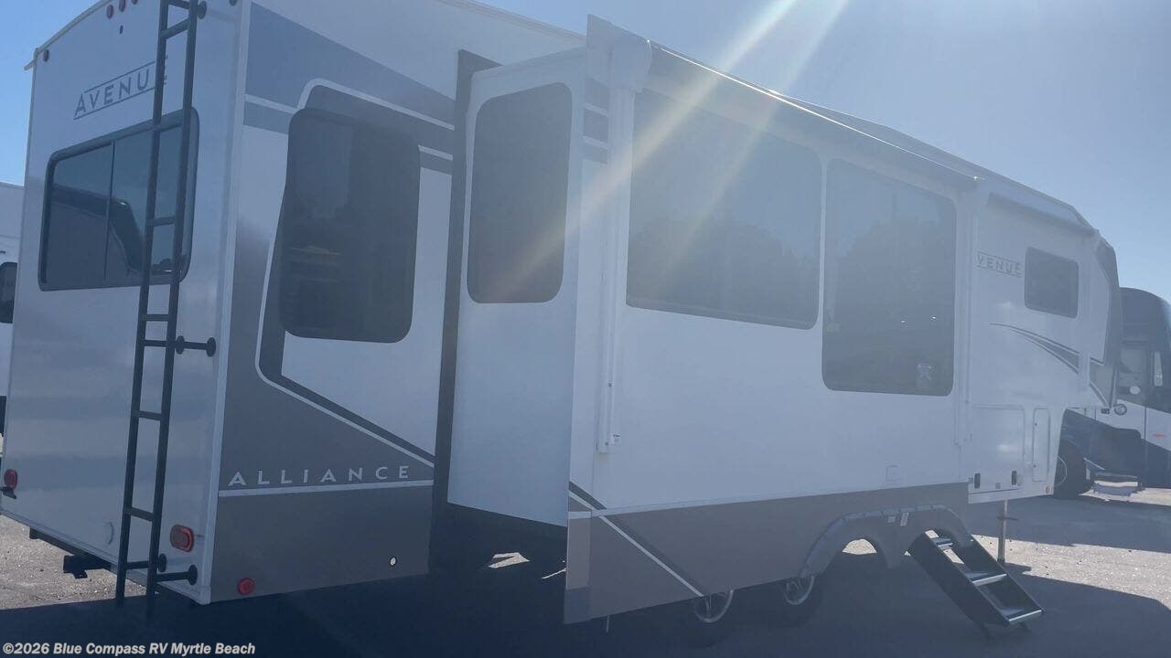 2026 Avenue 32RLS by Alliance RV from Blue Compass RV Myrtle Beach in Myrtle Beach, South Carolina