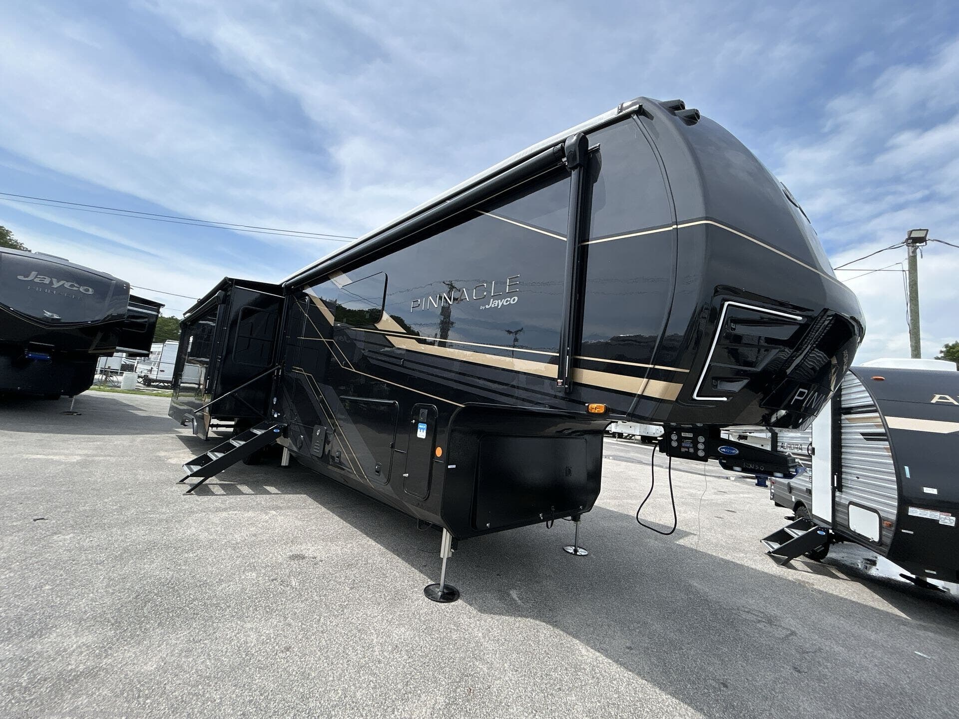 2027 Pinnacle 38FBRK by Jayco from Blue Compass RV Myrtle Beach in Myrtle Beach, South Carolina