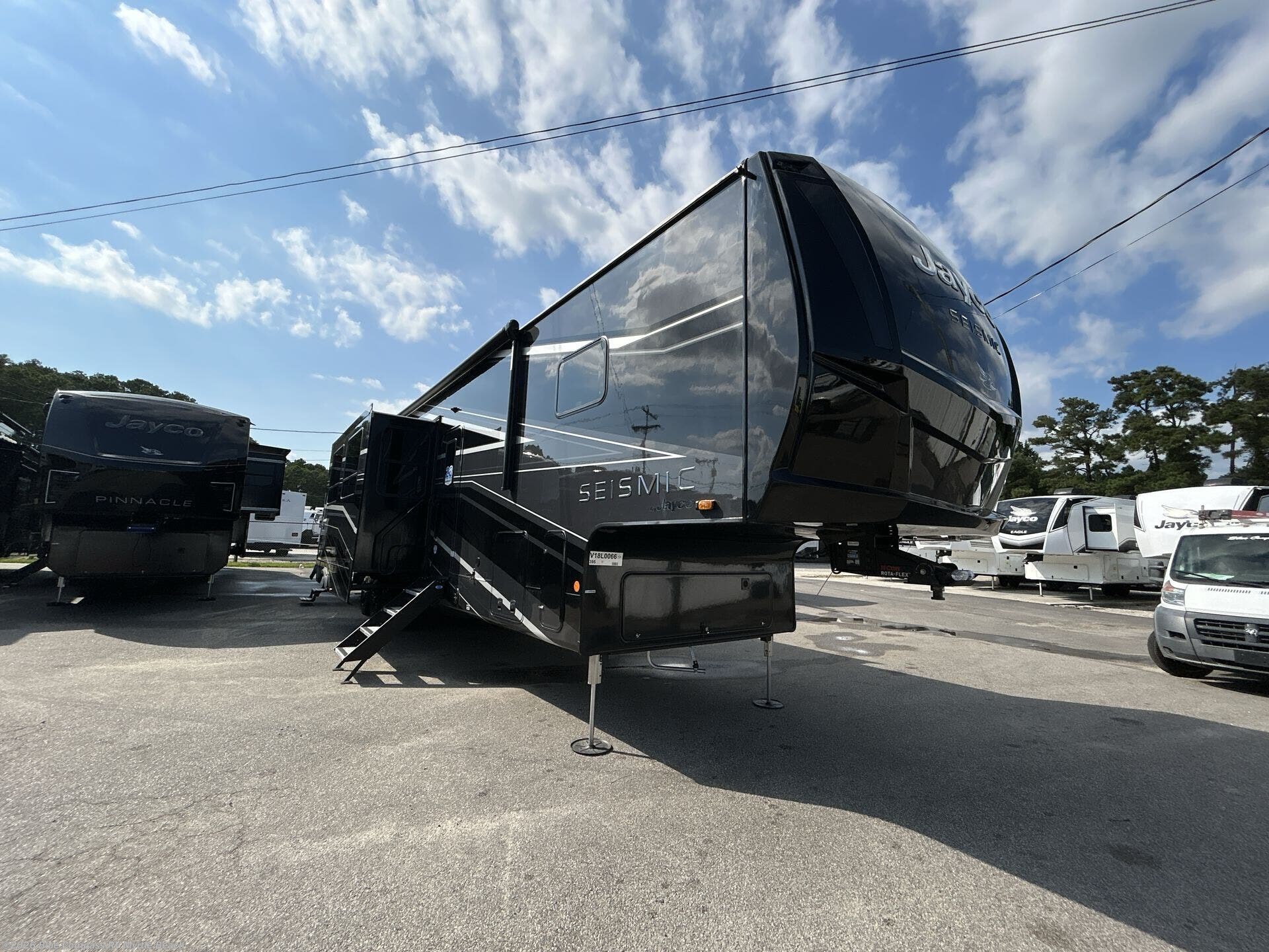 2027 Seismic 395 by Jayco from Blue Compass RV Myrtle Beach in Myrtle Beach, South Carolina