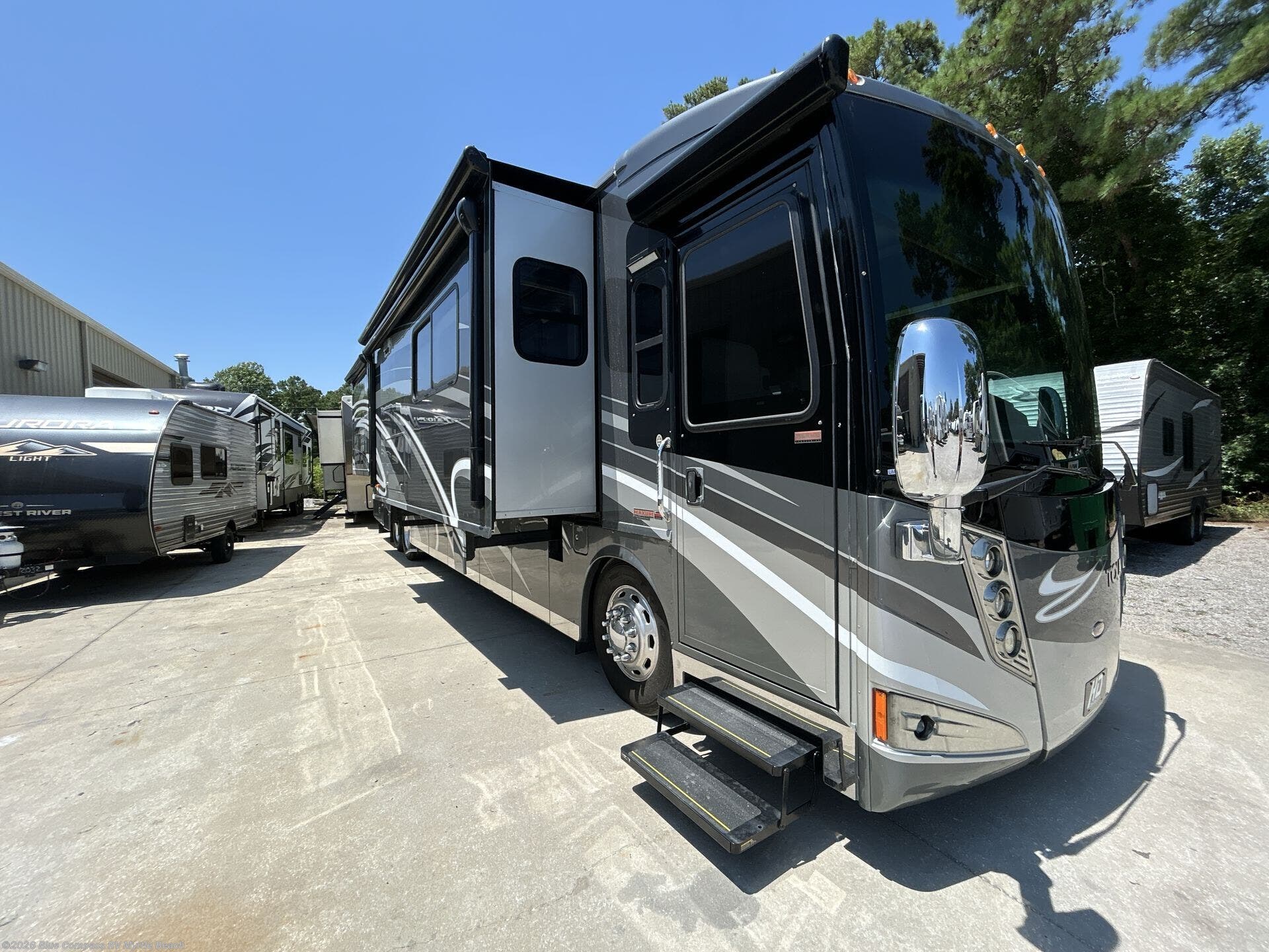 2012 Tour 42J by Winnebago from Blue Compass RV Myrtle Beach in Myrtle Beach, South Carolina