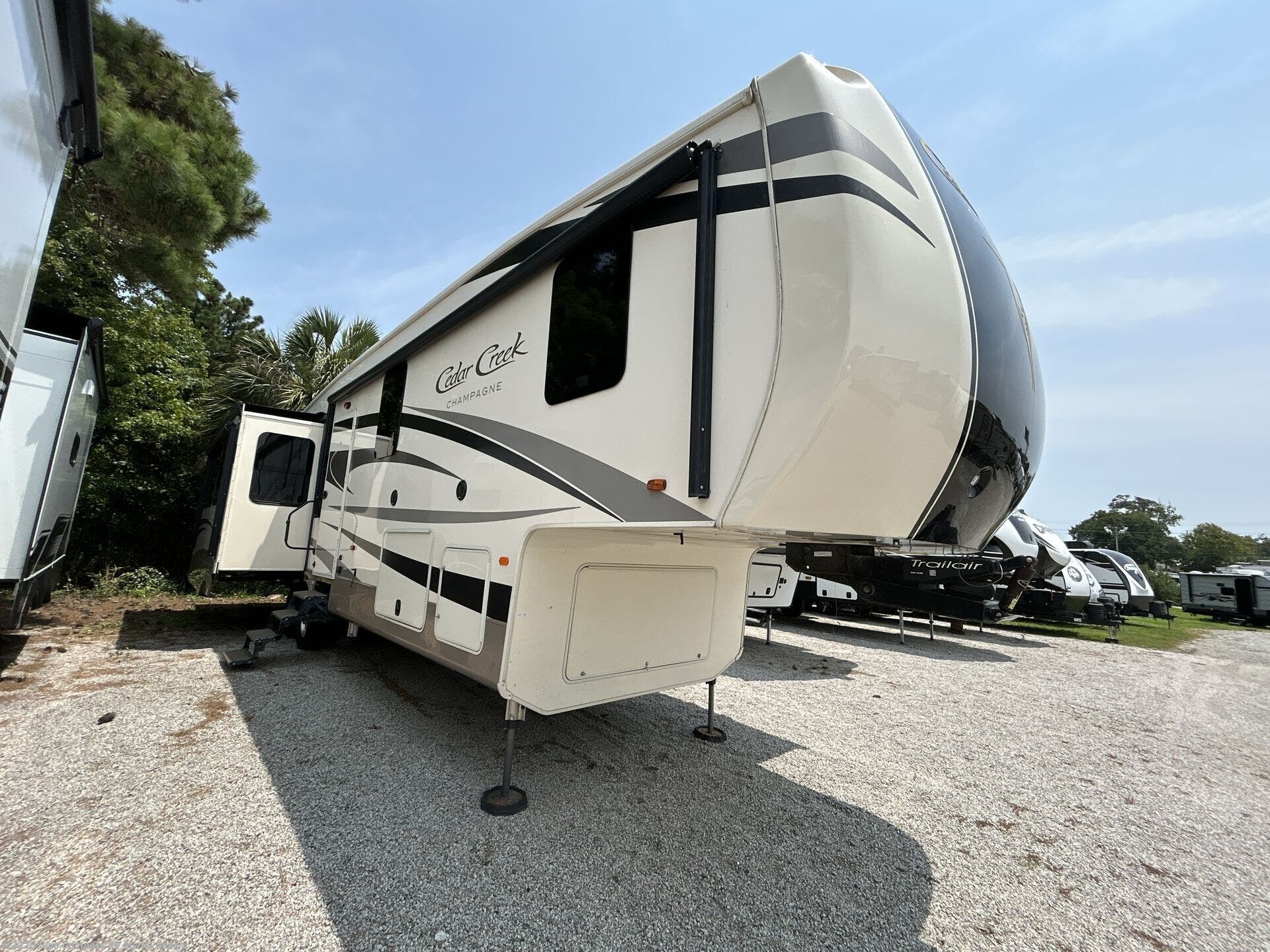 2017 Cedar Creek Champagne Edition 38EL by Forest River from Blue Compass RV Myrtle Beach in Myrtle Beach, South Carolina
