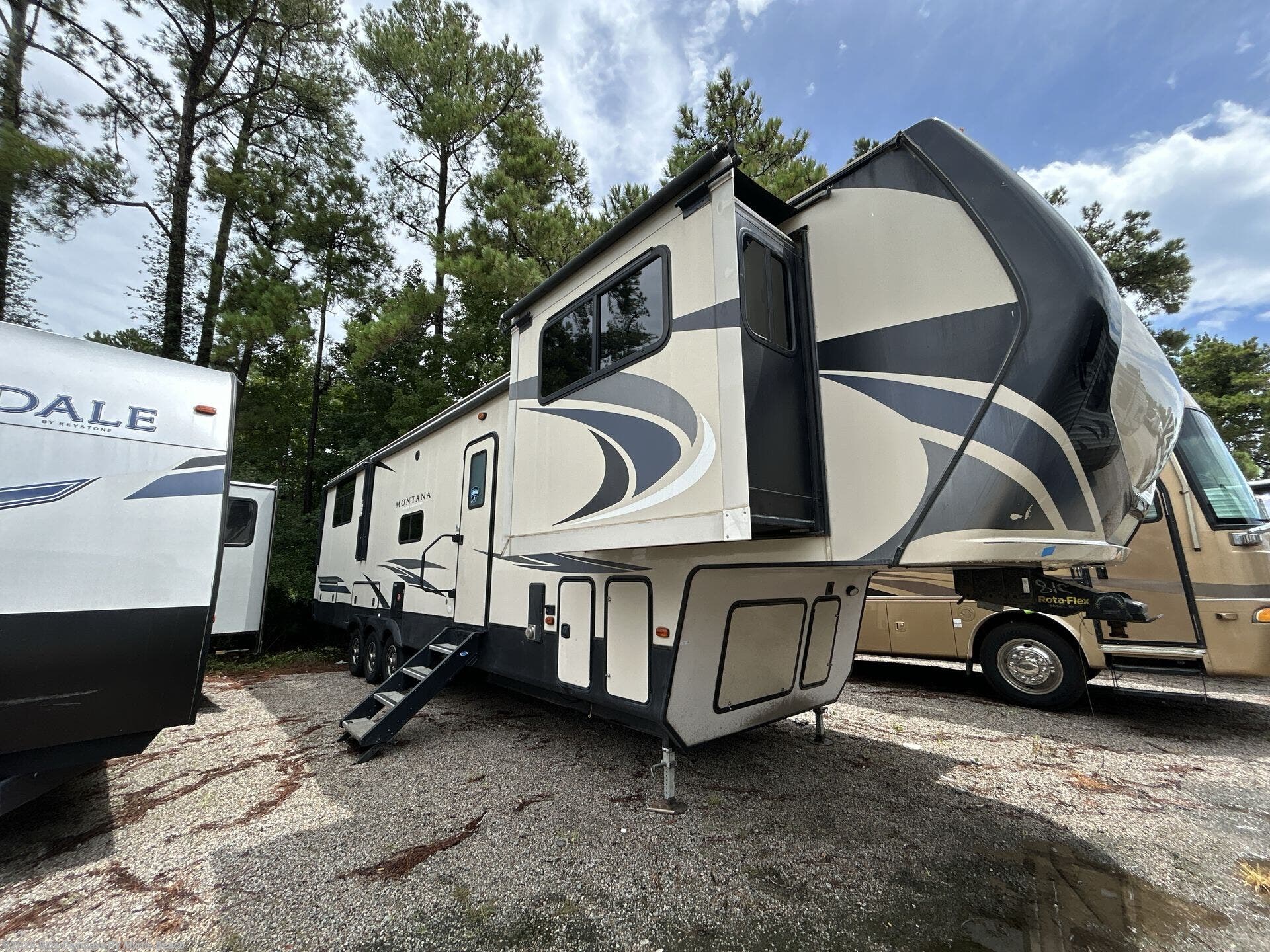 Used 2019 Keystone Montana High Country 381TH available in Myrtle Beach, South Carolina