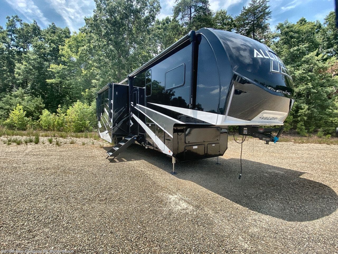 2027 Valor 44V14 by Alliance RV from Blue Compass RV Myrtle Beach in Myrtle Beach, South Carolina