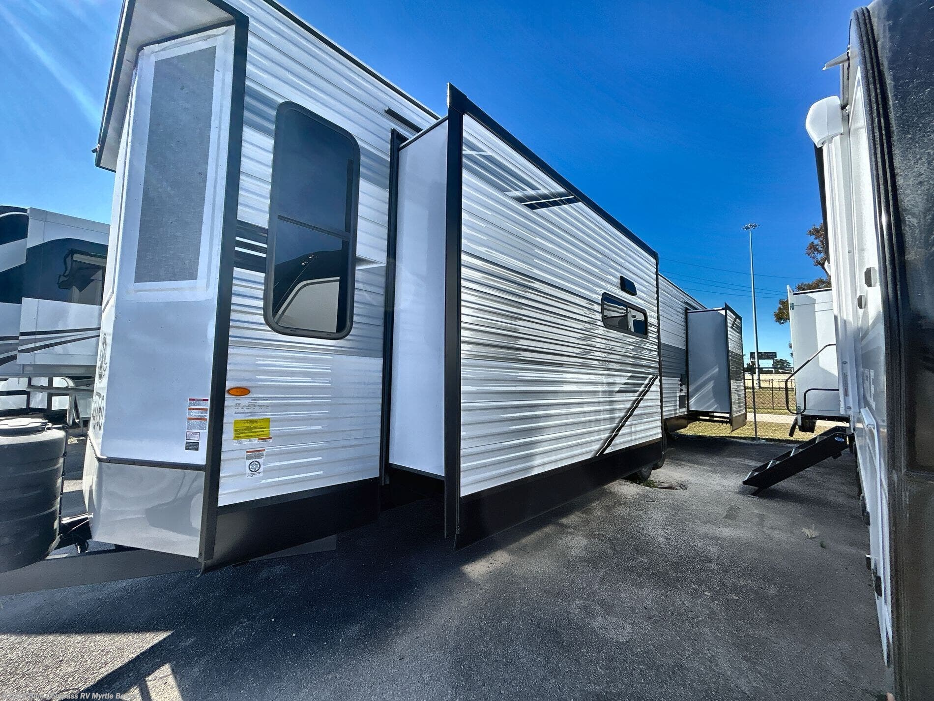 New 2027 Jayco Jay Flight Bungalow 401FLTS available in Myrtle Beach, South Carolina