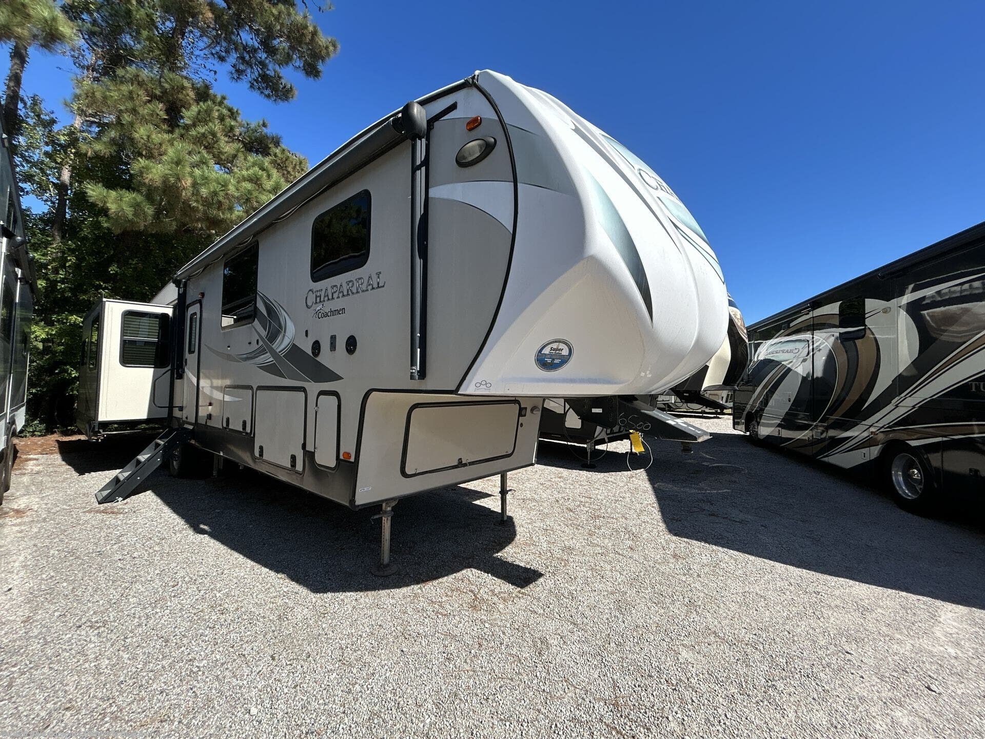 2017 Chaparral 392MBL by Coachmen from Blue Compass RV Myrtle Beach in Myrtle Beach, South Carolina
