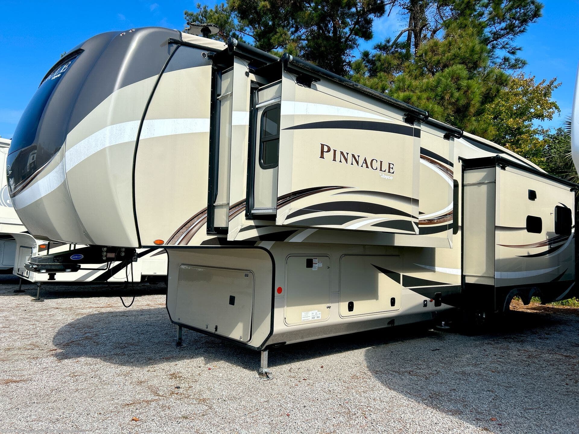 2020 Pinnacle 36FBTS by Jayco from Blue Compass RV Myrtle Beach in Myrtle Beach, South Carolina