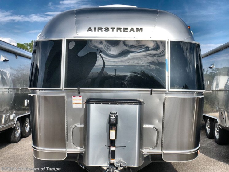 New 2024 Airstream Flying Cloud 27FB Twin available in Dover, Florida