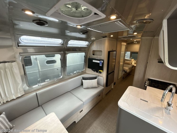 New 2024 Airstream Globetrotter 25FB Twin available in Dover, Florida