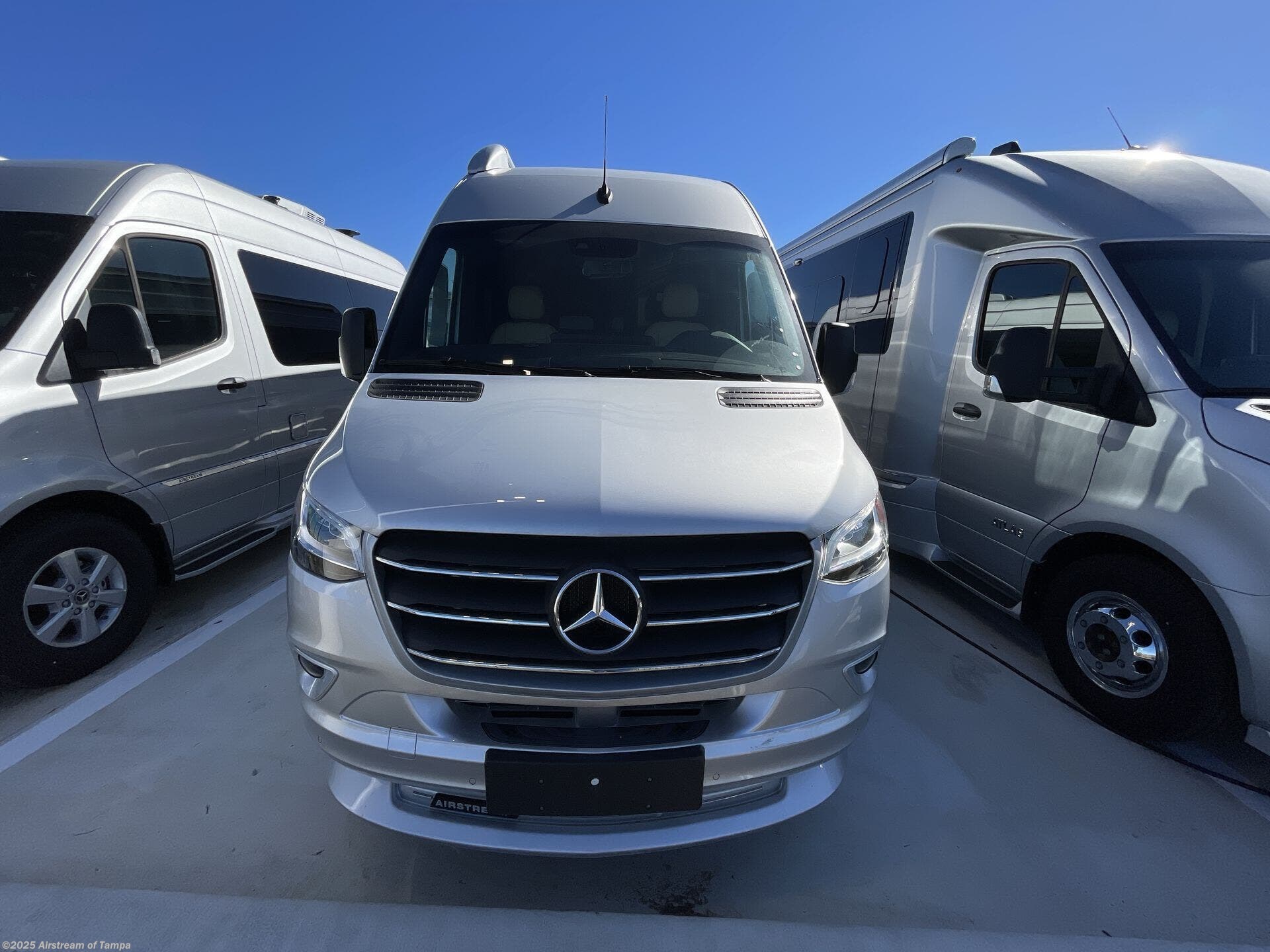 2025 Airstream Interstate TOMMY BAHAMA 24GT RV for Sale in Dover, FL