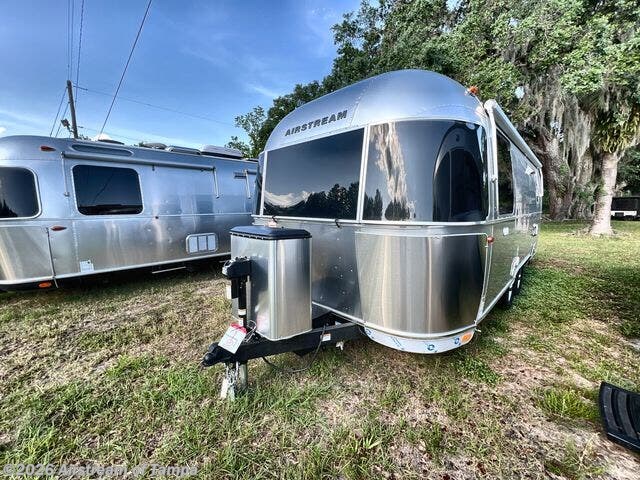 2025 Flying Cloud 23FB by Airstream from Airstream of Tampa in Dover, Florida