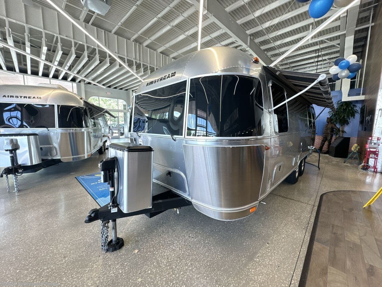 2025 Globetrotter 25FB by Airstream from Airstream of Tampa in Dover, Florida