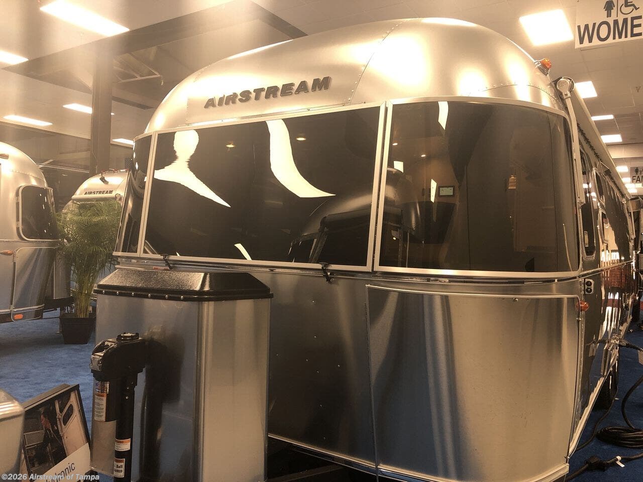 2026 Airstream Classic 28RBT - New Travel Trailer For Sale by Airstream of Tampa in Dover, Florida