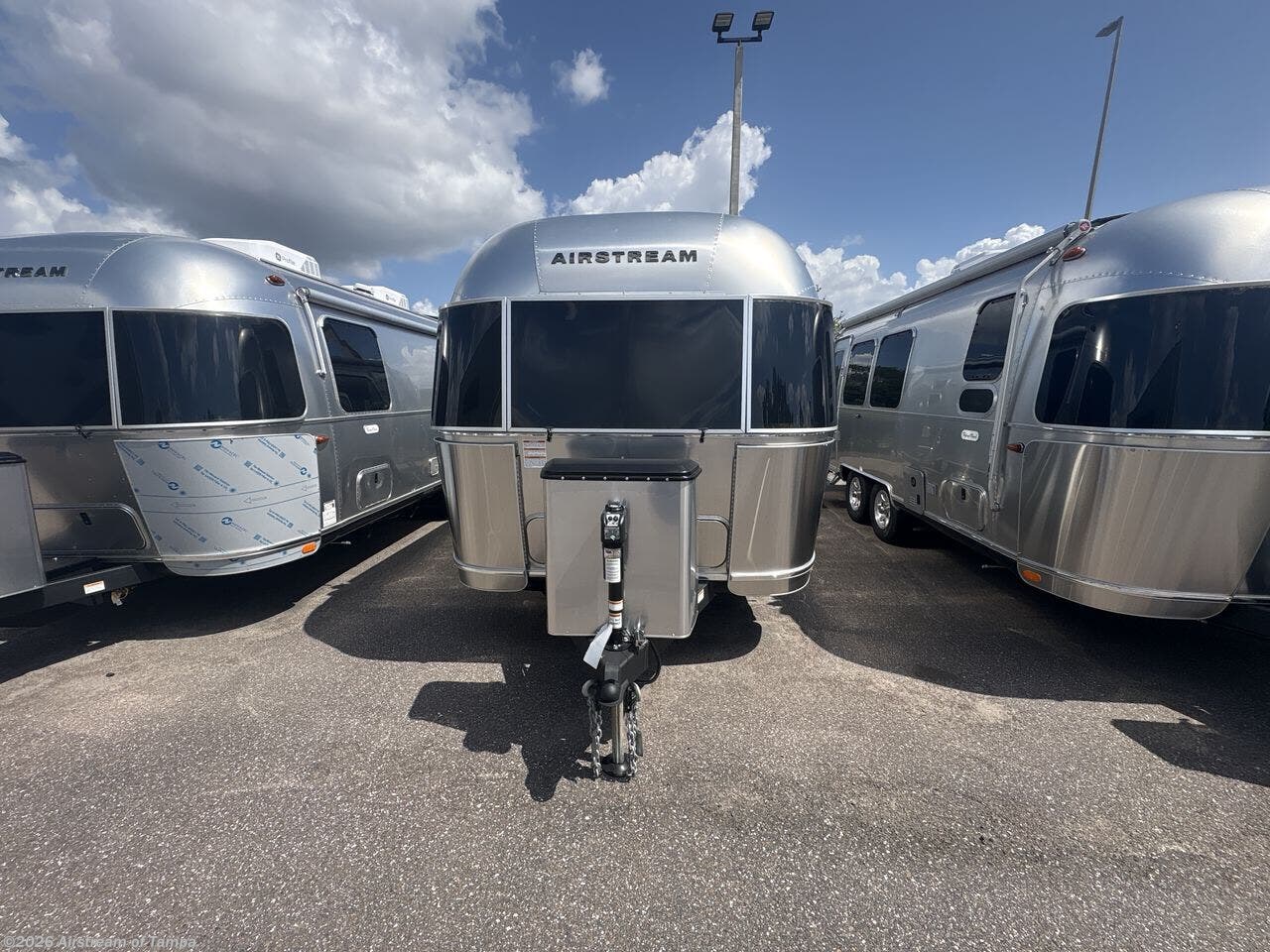 New 2026 Airstream Flying Cloud 23FB Twin available in Dover, Florida