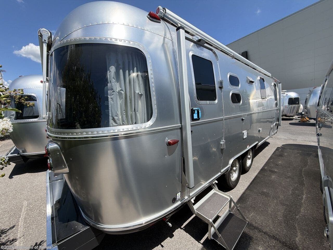 2026 Globetrotter 25FB by Airstream from Airstream of Tampa in Dover, Florida