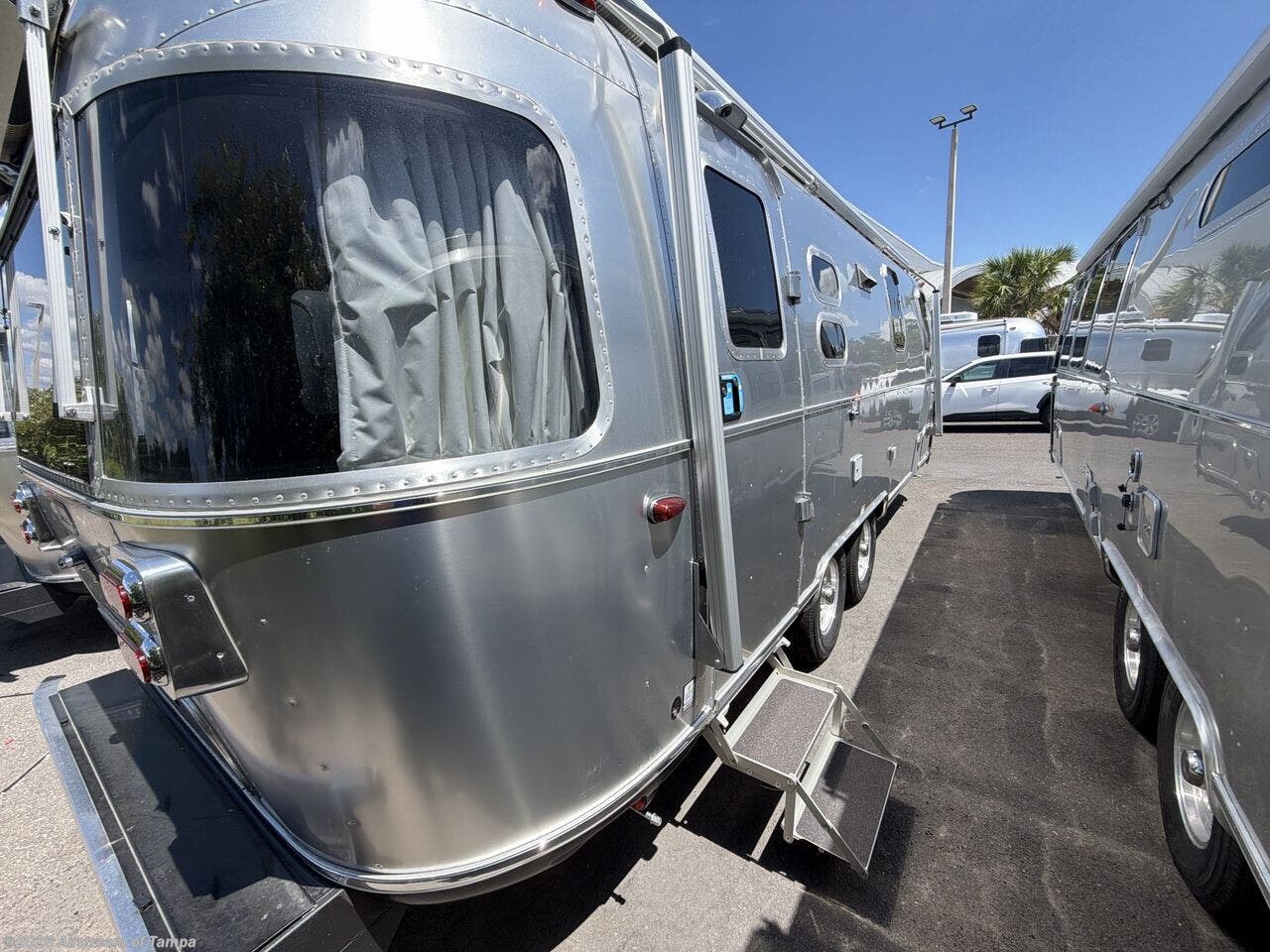 2026 Globetrotter 25FB Twin by Airstream from Airstream of Tampa in Dover, Florida
