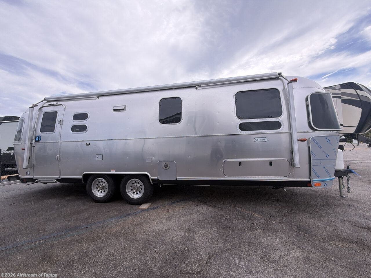 New 2026 Airstream Globetrotter 27FB Twin available in Dover, Florida