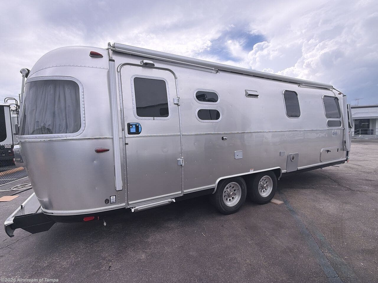2026 Globetrotter 27FB Twin by Airstream from Airstream of Tampa in Dover, Florida