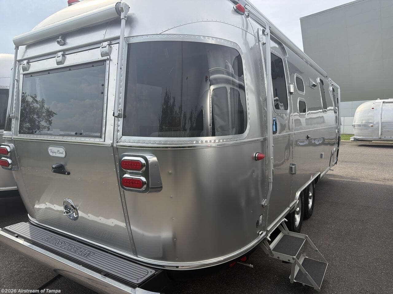 2027 Flying Cloud 25FB Twin by Airstream from Airstream of Tampa in Dover, Florida